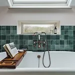 Villa Mellguards, 4-bed Country Cottage, In Howtown