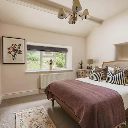 Villa Mellguards, 4-bed Country Cottage, In Howtown *