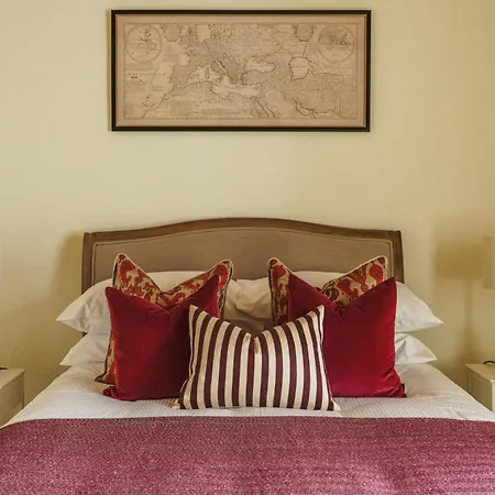 Villa Mellguards, 4-bed Country Cottage, In Howtown *