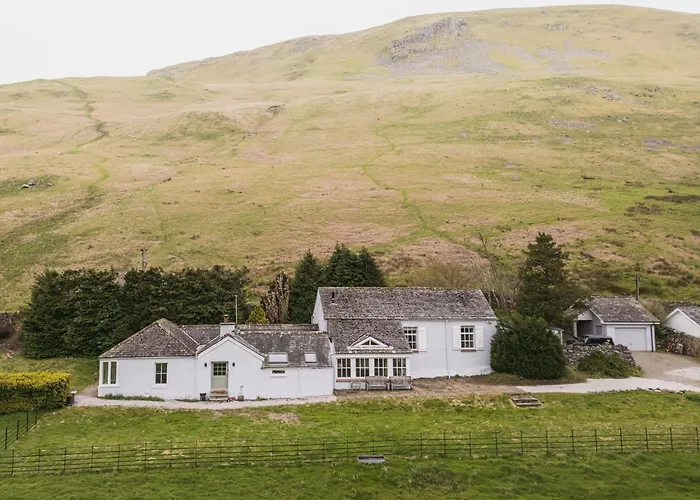 Mellguards, 4-bed Country Cottage, In Howtown Villa