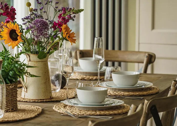 Villa Mellguards, 4-bed Country Cottage, In Howtown *