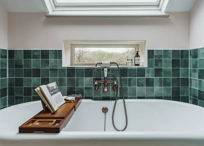 Villa Mellguards, 4-bed Country Cottage, In Howtown