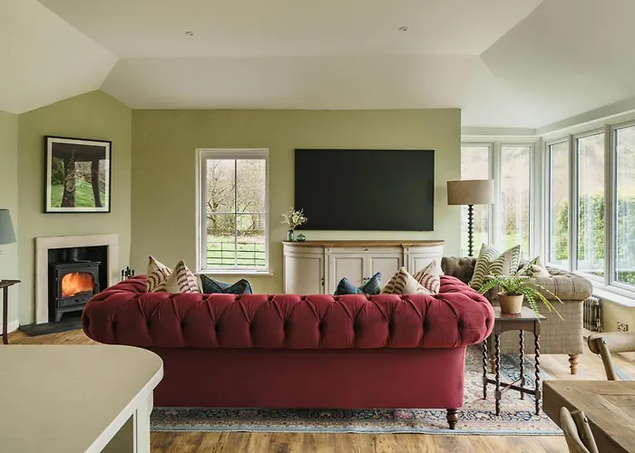 Villa Mellguards, 4-bed Country Cottage, In Howtown