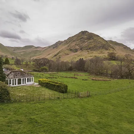 Villa Mellguards, 4-bed Country Cottage, In Howtown *