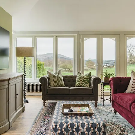 Villa Mellguards, 4-bed Country Cottage, In Howtown